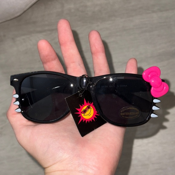 2/$15 Kids Hello Kitty Sunglasses - Picture 2 of 3